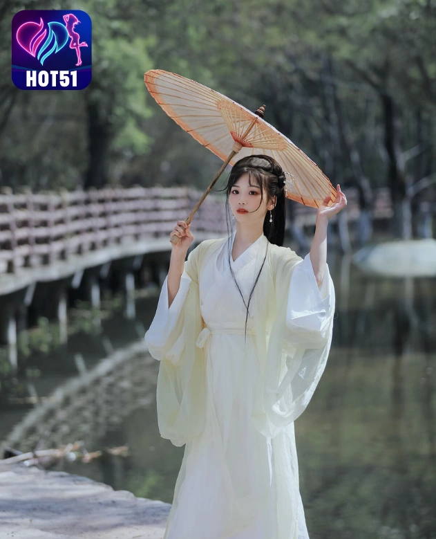 Zhou Zhou Ay-hot51