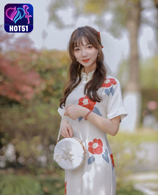 Shan Shan-hot51
